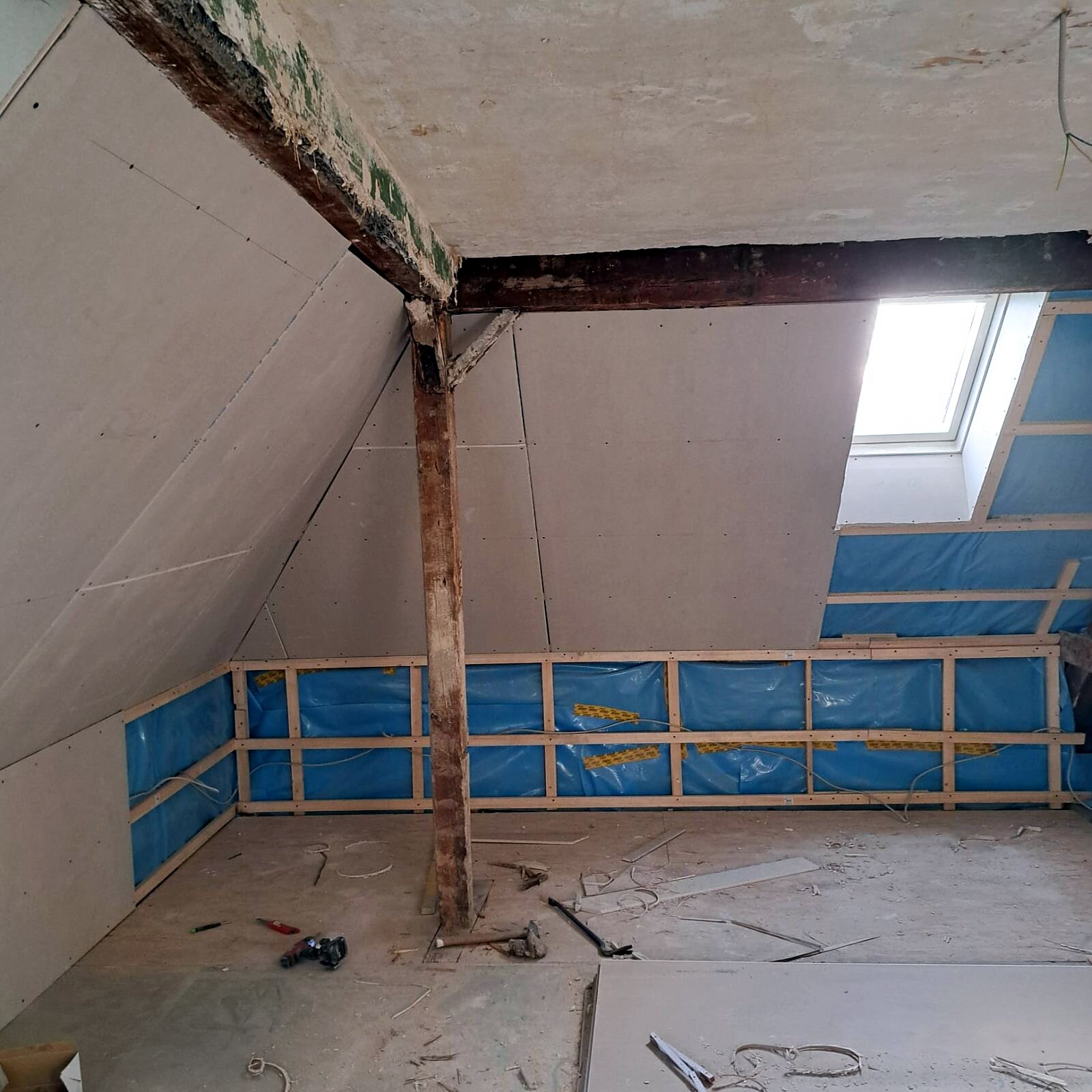 Dachschräge vor dem Ausbau
